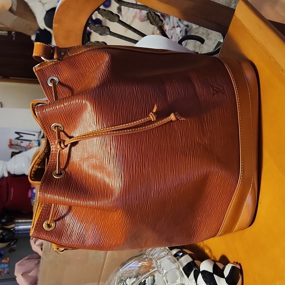 Louis vuitton epi - Picture 1 of 8